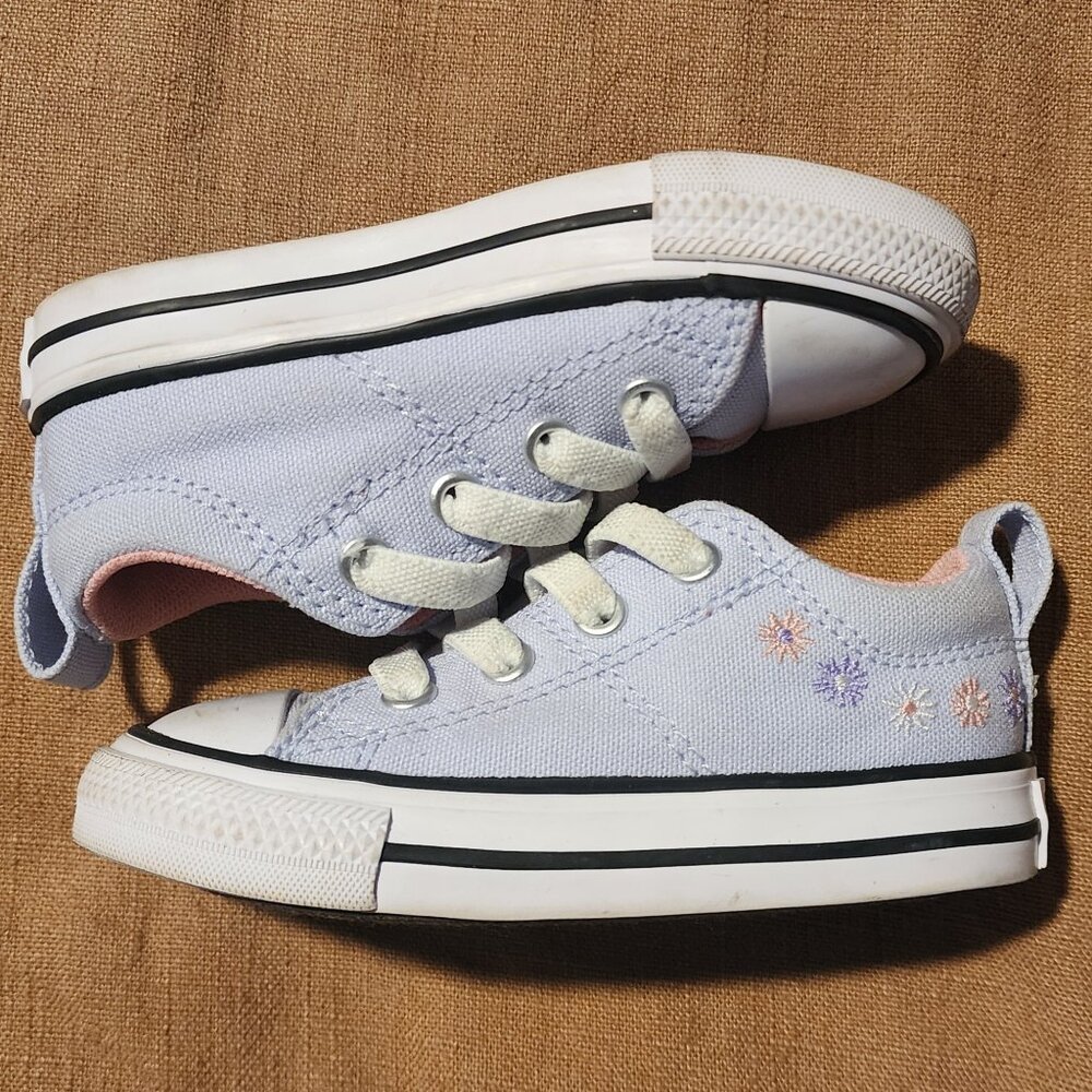 6T Converse All Star - light purple with embroidered flowers